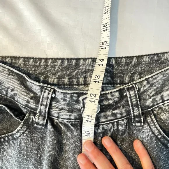 Shein Frosted Mom Jeans - Picture 5 of 8